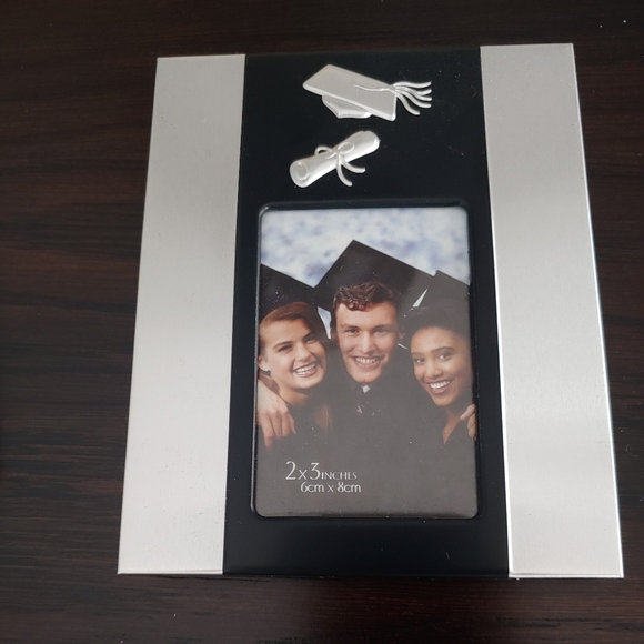 Two Graduation Metal Photo Frame NWOT - Picture 4 of 5